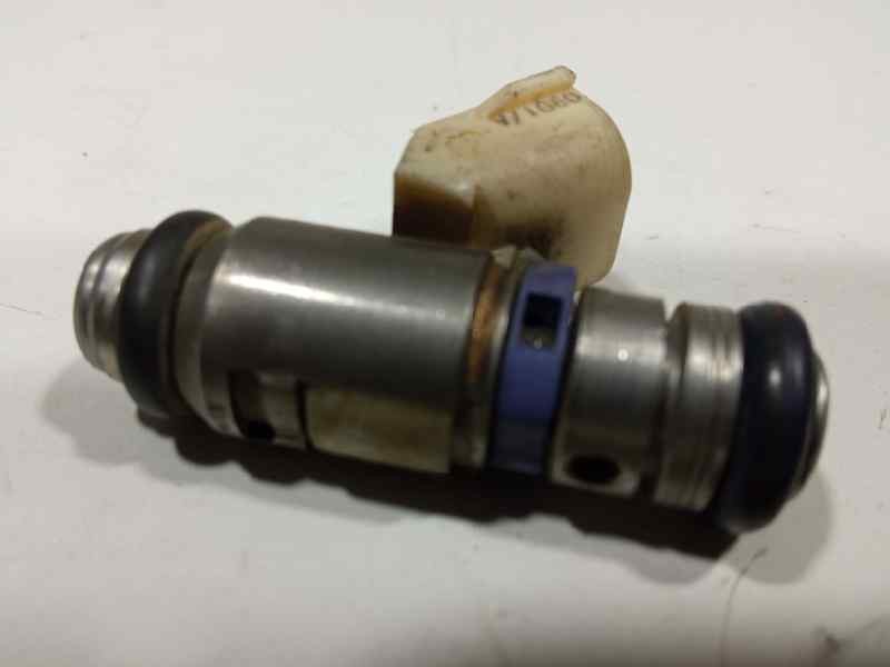 Recambio de inyector para seat ibiza (6j5) stylance / style referencia OEM IAM O38031AM  