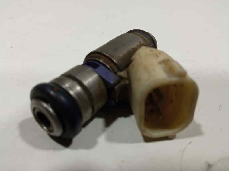 Recambio de inyector para seat ibiza (6j5) stylance / style referencia OEM IAM O38031AM  