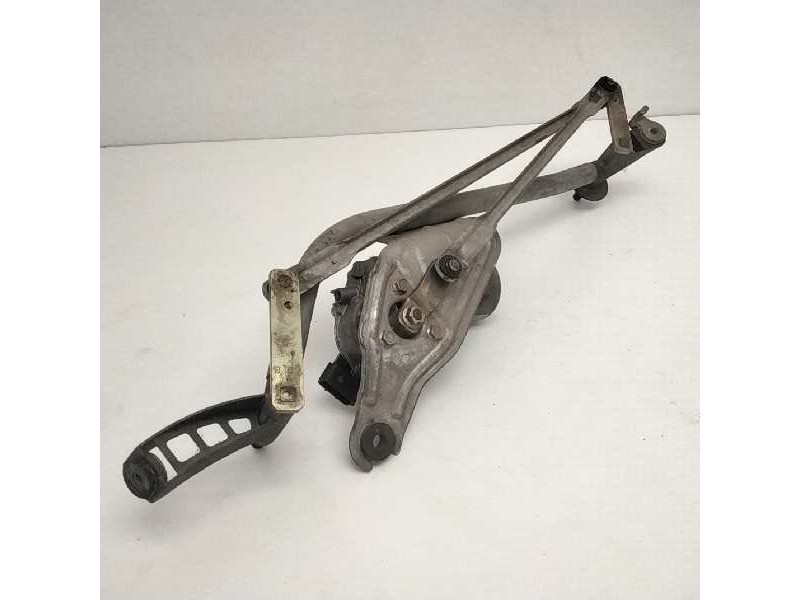 Recambio de motor limpia delantero para nissan almera (n15) 2.0 diesel referencia OEM IAM  MOTOR LIMPIA DEL.NIS ALMERA 95->98 40