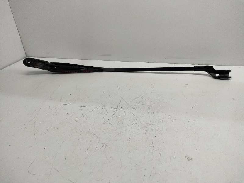 Recambio de brazo limpia delantero derecho para peugeot 3008 confort referencia OEM IAM 9683098980  