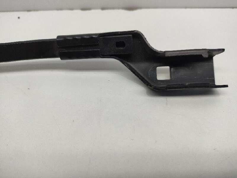 Recambio de brazo limpia delantero derecho para peugeot 3008 confort referencia OEM IAM 9683098980  