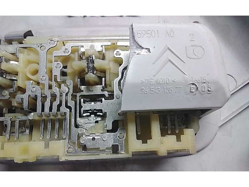 Recambio de luz interior para citroen c4 grand picasso sx referencia OEM IAM 9654313577  