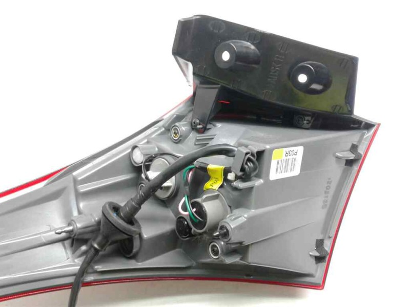 Recambio de piloto trasero derecho para hyundai i30 (gd) referencia OEM IAM 92402A50R  