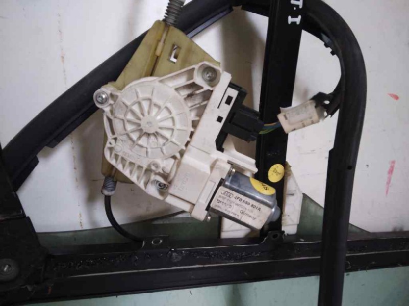 Recambio de elevalunas trasero izquierdo para audi a6 berlina (4f2) 3.2 fsi quattro referencia OEM IAM 4F0959801A  