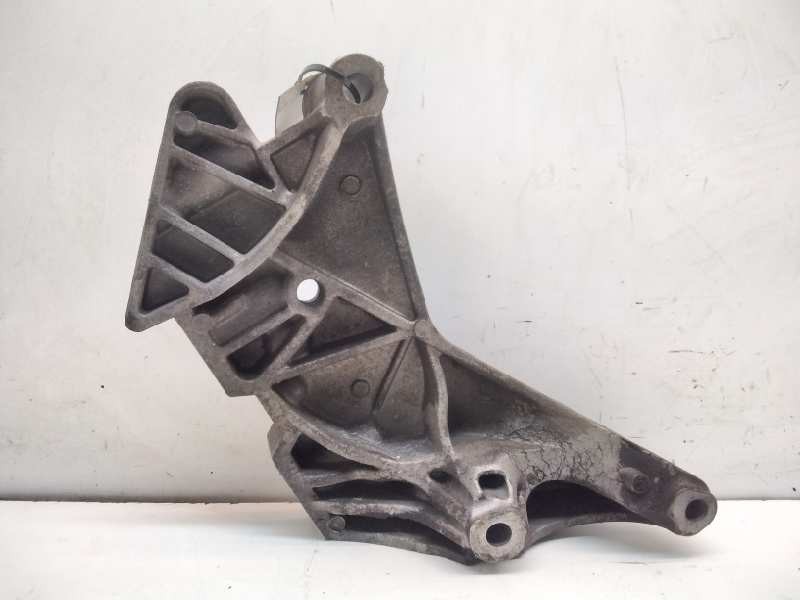 Recambio de soporte motor derecho inferior para volkswagen scirocco (137) 2.0 tsi (147kw) referencia OEM IAM 19920AP  