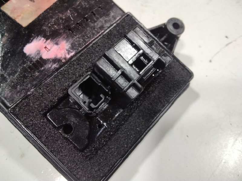 Recambio de cerradura puerta delantera derecha para mazda 6 berlina (gg) 2.0 crtd 120 active (5-ptas.) referencia OEM IAM A92SPL