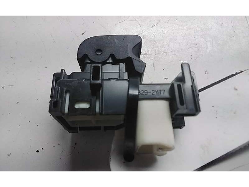 Recambio de mando elevalunas delantero derecho para toyota yaris hybrid feel referencia OEM IAM 8292Y77  