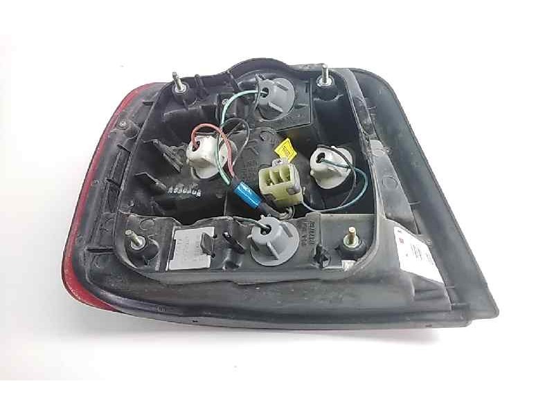 Recambio de piloto trasero derecho para hyundai lantra (j1) referencia OEM IAM   42785