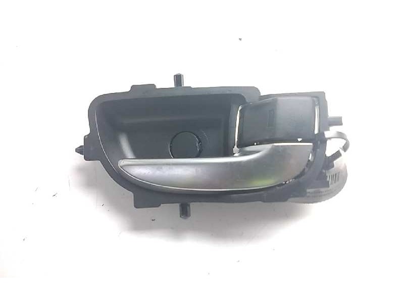 Recambio de maneta interior delantera derecha para toyota yaris hybrid feel referencia OEM IAM 692050D271  