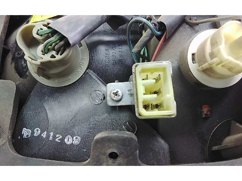 Recambio de piloto trasero derecho para hyundai lantra (j1) referencia OEM IAM   42785