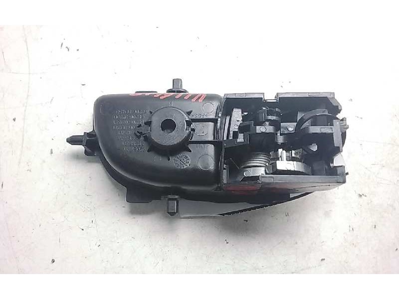 Recambio de maneta interior delantera izquierda para toyota yaris hybrid feel referencia OEM IAM 692060D450  