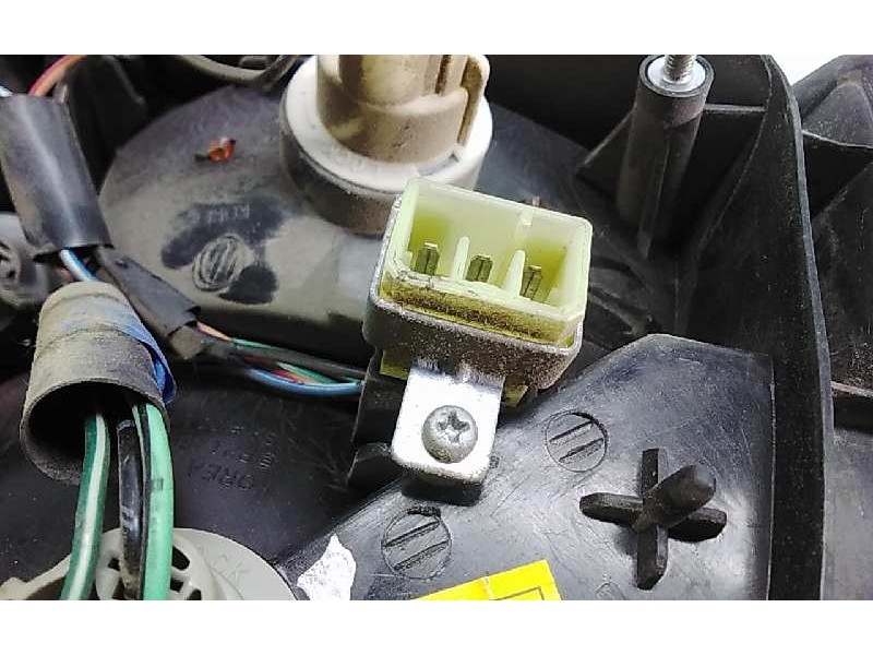 Recambio de piloto trasero derecho para hyundai lantra (j1) referencia OEM IAM   42785