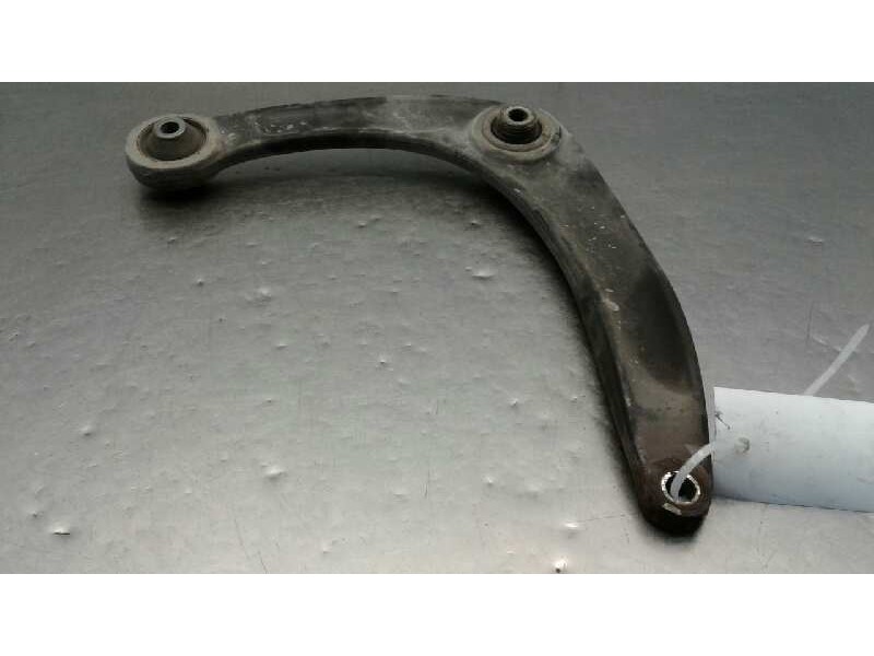 Recambio de brazo suspension inferior delantero izquierdo para citroen c4 berlina lx referencia OEM IAM 3520S2  