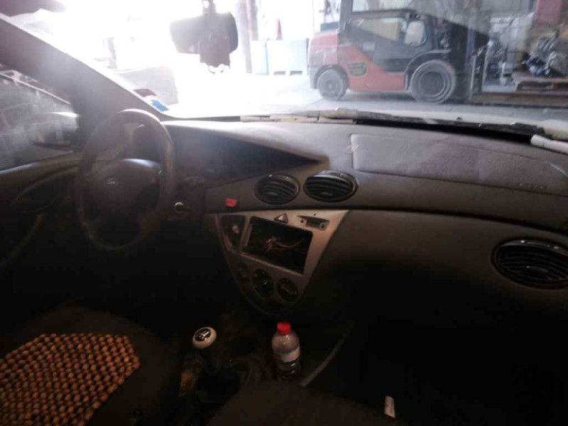 ford focus berlina (cak) del año 2004