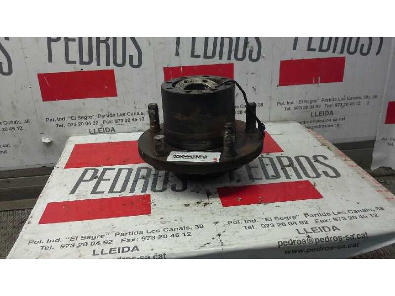 Recambio de buje trasero izquierdo para nissan cabstar 35.12 referencia OEM IAM   