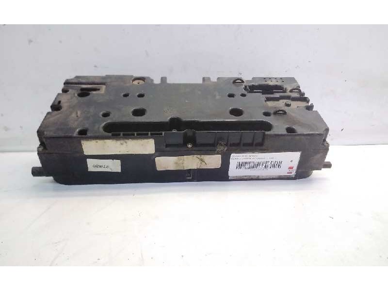 Recambio de cuadro instrumentos para peugeot 205 berlina 1.8 diesel referencia OEM IAM 87001323  42900