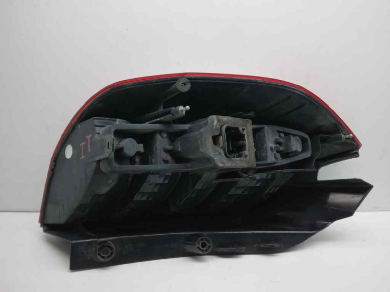 Recambio de piloto trasero derecho para renault scenic ii confort dynamique referencia OEM IAM   