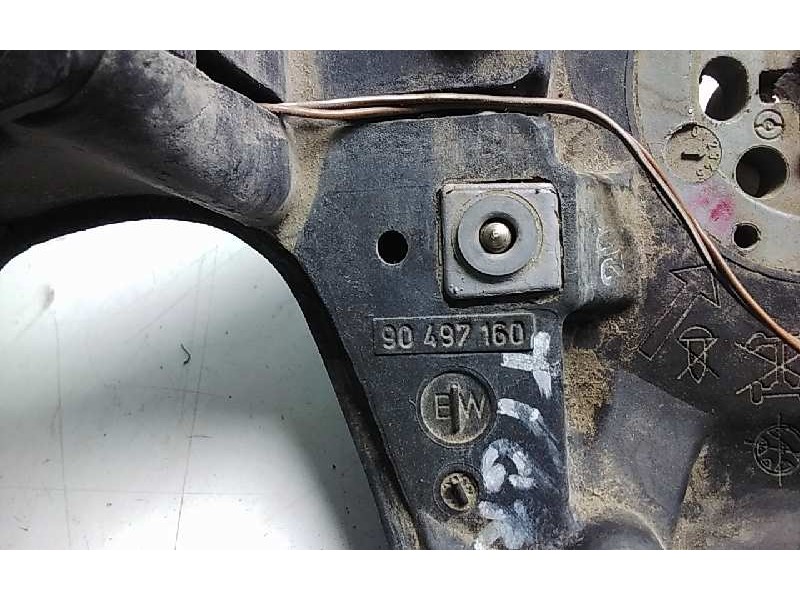 Recambio de volante para opel tigra referencia OEM IAM 90497160  