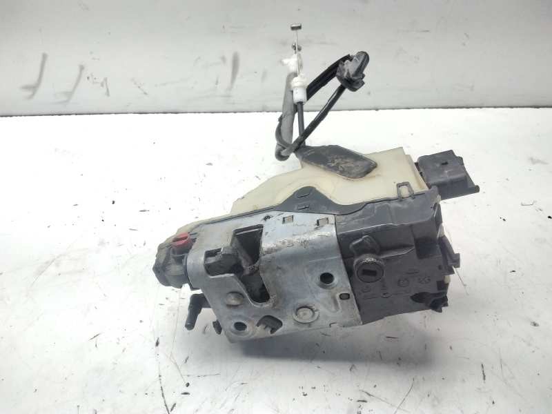 Recambio de cerradura puerta trasera izquierda para peugeot 208 style referencia OEM IAM   