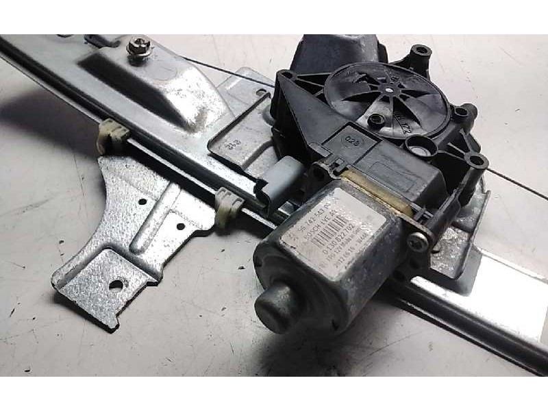 Recambio de elevalunas delantero derecho para peugeot 208 style referencia OEM IAM 9674254380  