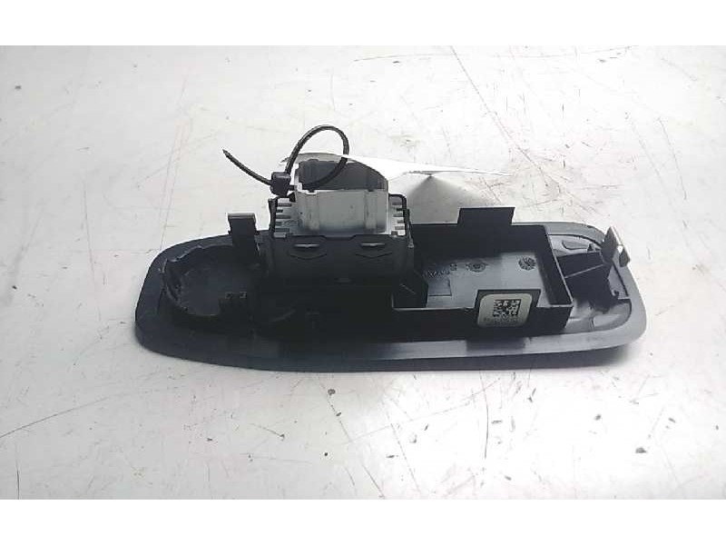 Recambio de mando elevalunas delantero derecho para peugeot 208 style referencia OEM IAM 96751118ZD  