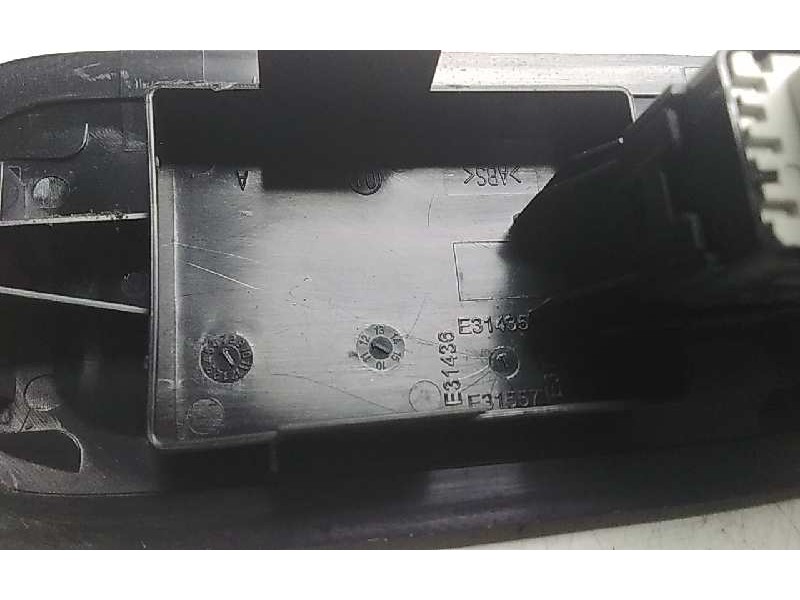 Recambio de mando elevalunas delantero derecho para peugeot 208 style referencia OEM IAM 96751118ZD  