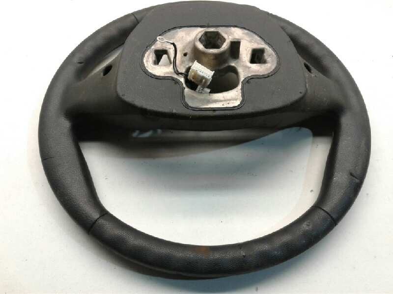 Recambio de volante para ford fiesta (cb1) trend referencia OEM IAM 62146117A  