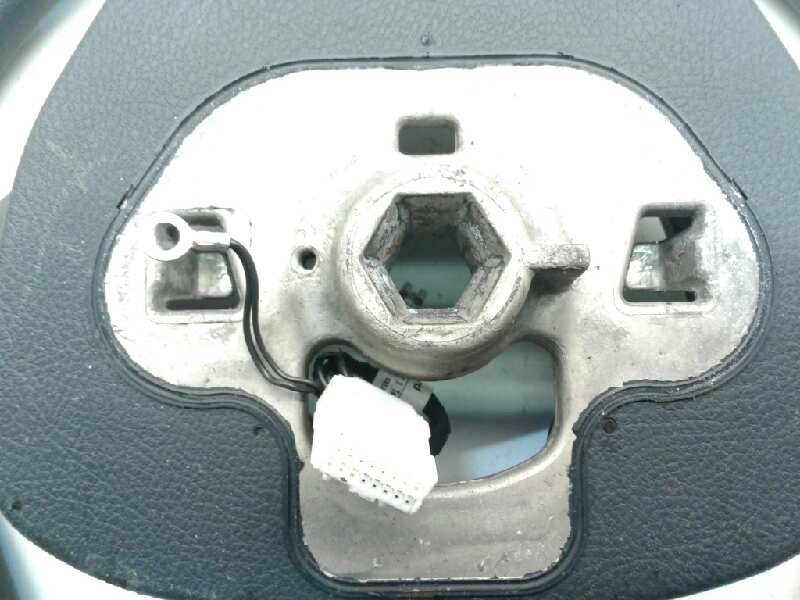 Recambio de volante para ford fiesta (cb1) trend referencia OEM IAM 62146117A  