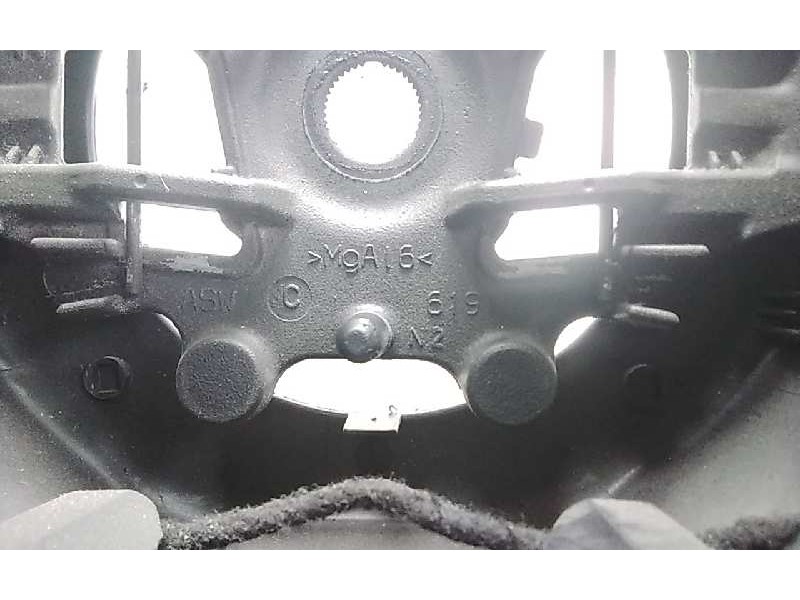 Recambio de volante para peugeot 208 style referencia OEM IAM 6191372  