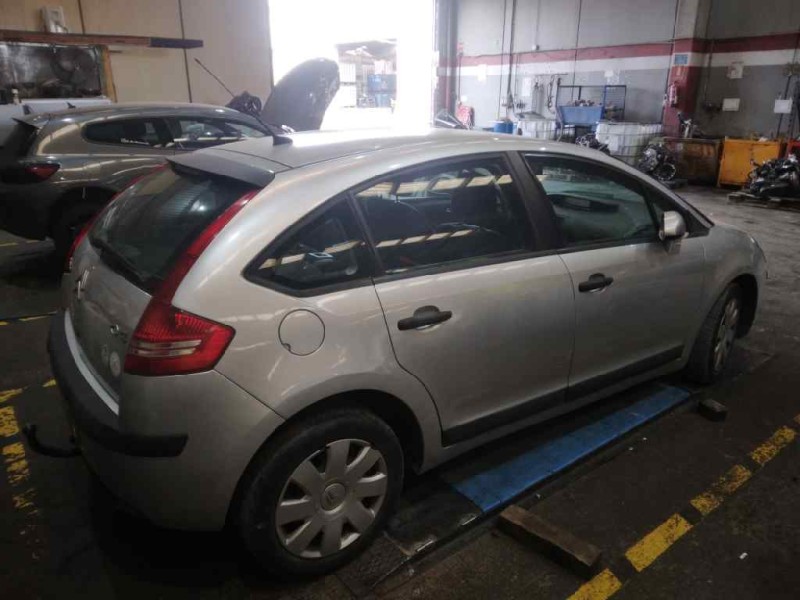 citroen c4 berlina del año 2005