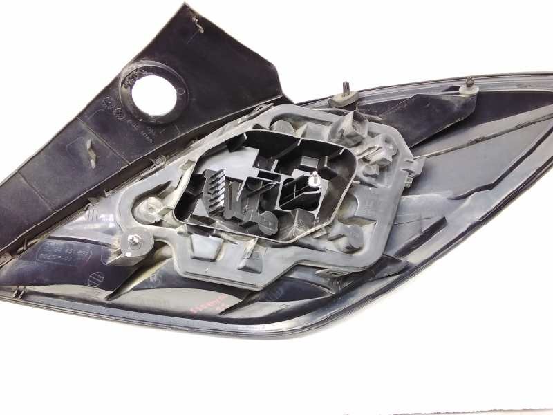 Recambio de piloto trasero izquierdo para opel astra gtc cosmo referencia OEM IAM 24451832  