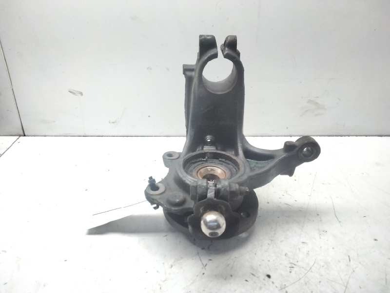 Recambio de mangueta delantera derecha para peugeot 208 style referencia OEM IAM   