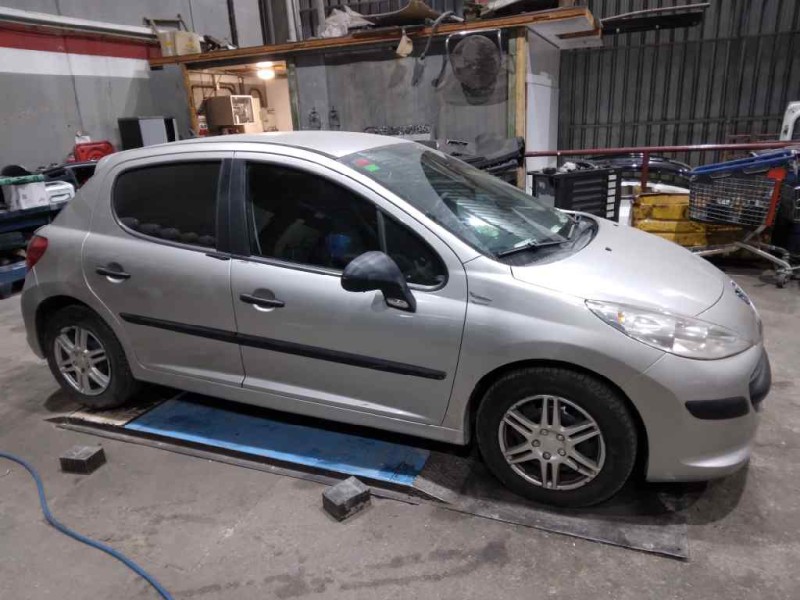 peugeot 207 del año 2006