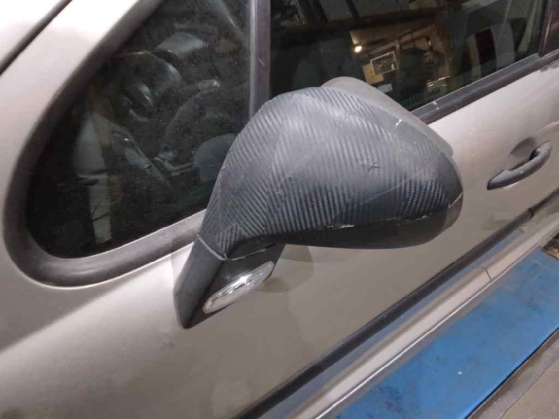 peugeot 207 del año 2006