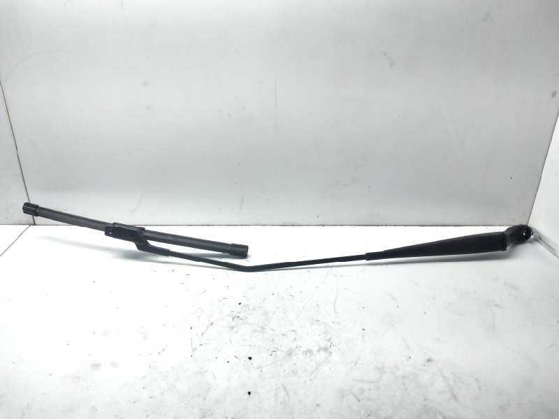 Recambio de brazo limpia delantero derecho para peugeot 208 style referencia OEM IAM 9673292080  