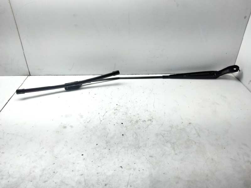 Recambio de brazo limpia delantero derecho para peugeot 208 style referencia OEM IAM 9673292080  