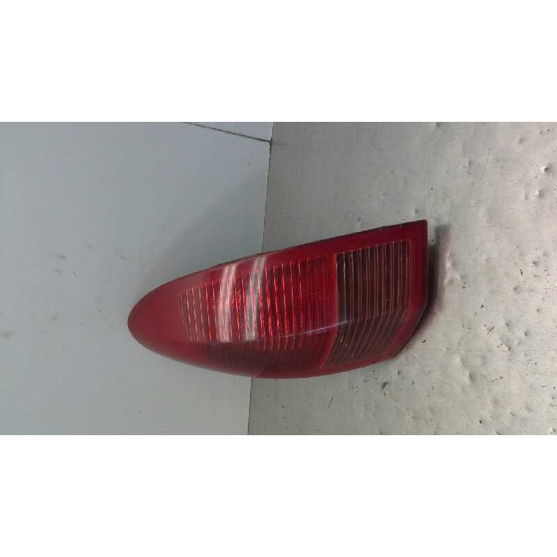 Recambio de piloto trasero derecho para alfa romeo 147 (190) 1.9 jtd 16v cat referencia OEM IAM 46556347  