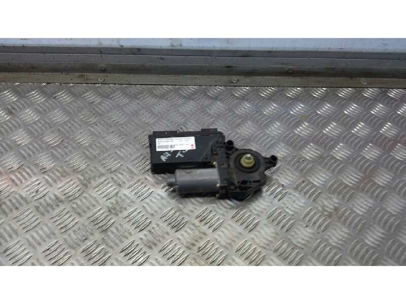 Recambio de motor elevalunas trasero izquierdo para audi a4 avant (8e) referencia OEM IAM   