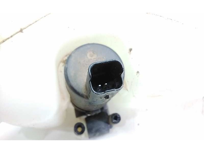 Recambio de deposito limpia para dacia dokker ambiance referencia OEM IAM 289103672R  