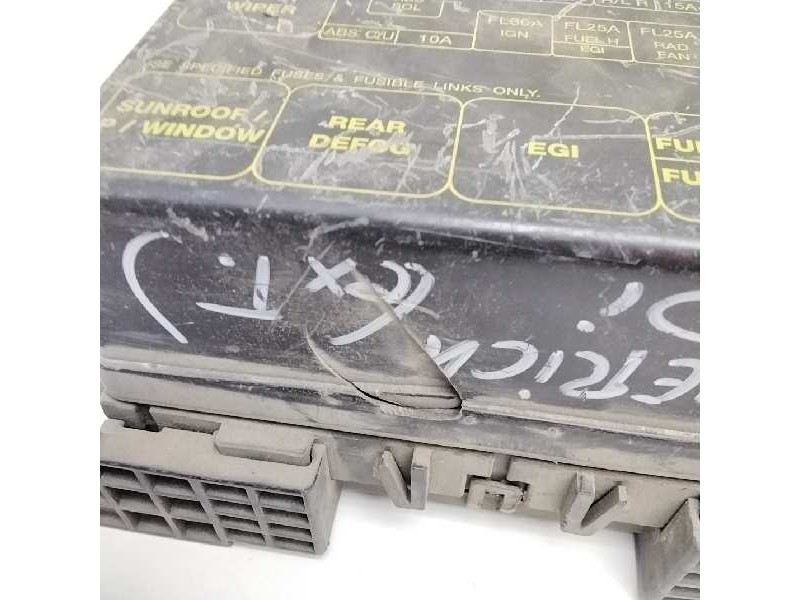 Recambio de caja fusibles para ford maverick (ml) referencia OEM IAM 7F90240134  43850