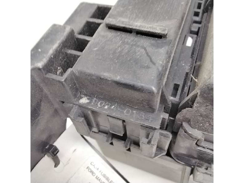 Recambio de caja fusibles para ford maverick (ml) referencia OEM IAM 7F90240134  43850