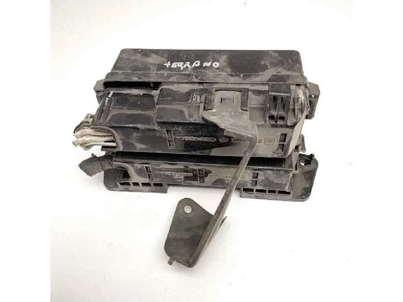 Recambio de caja fusibles para nissan terrano/terrano.ii (r20) 2.7 turbodiesel referencia OEM IAM 71543024 71543025 43850