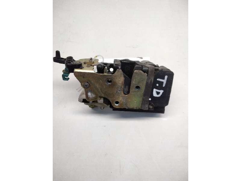 Recambio de cerradura puerta trasera derecha para daewoo evanda cdx referencia OEM IAM 96225002  