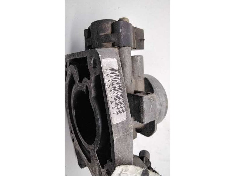 Recambio de cuerpo de mariposa para ford fiesta berl./courier 1.3 cat (endura-e) referencia OEM IAM 96BFAA  