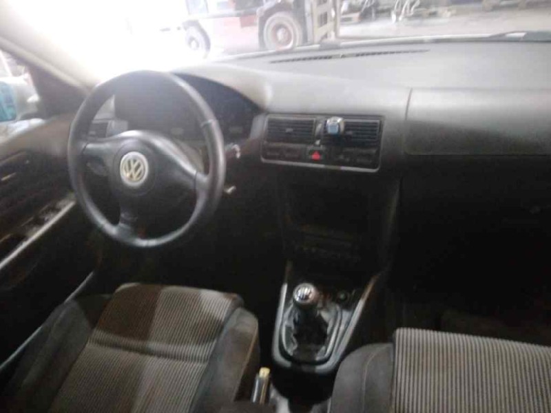 volkswagen golf iv berlina (1j1) del año 2001