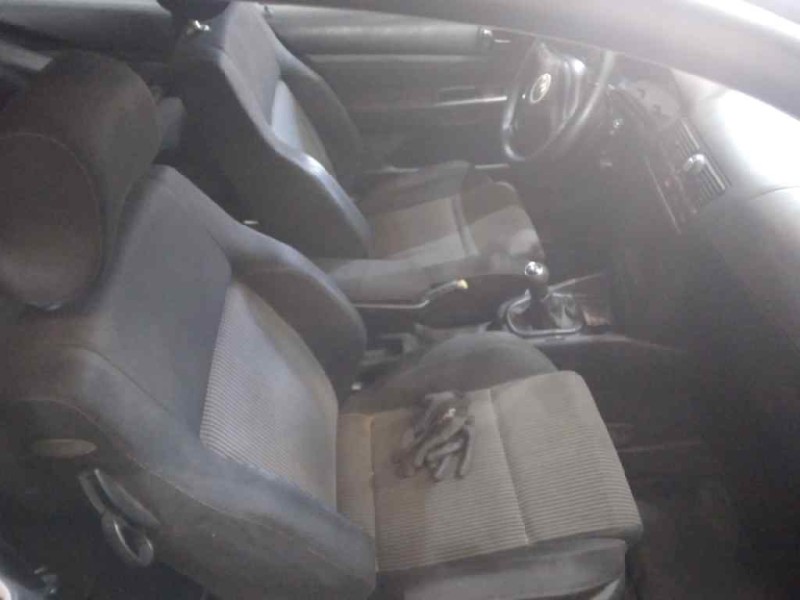 volkswagen golf iv berlina (1j1) del año 2001