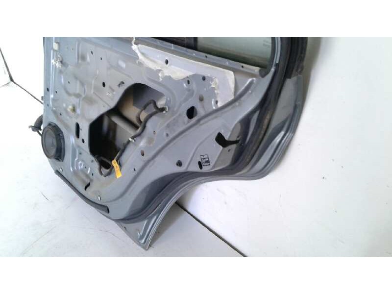 Recambio de puerta trasera derecha para daewoo evanda cdx referencia OEM IAM 96483848  