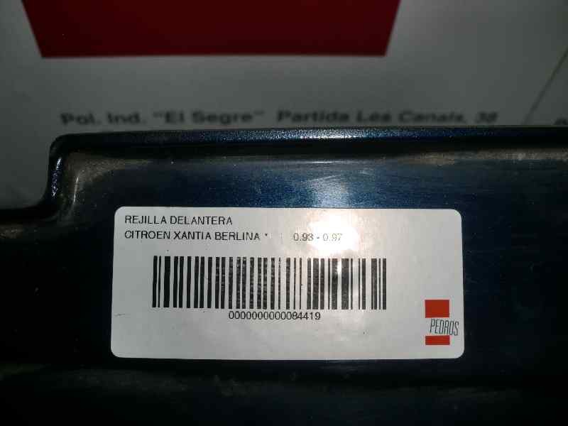 Recambio de rejilla delantera para citroen xantia berlina referencia OEM IAM   44355