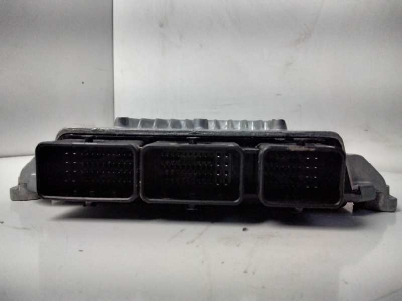 Recambio de centralita motor uce para citroen c5 berlina 2.0 16v cat (rfn / ew10j4) referencia OEM IAM 5WS40199DT  