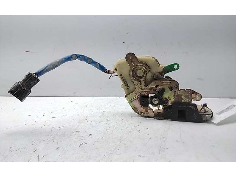 Recambio de cerradura puerta trasera derecha para kia sorento 2.5 crdi active referencia OEM IAM 814203E010  